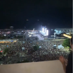 Fãs lotam Copacabana Palace à espera de Shakira no Rio