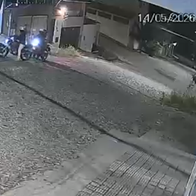 Homem é baleado em bar no Catalão, em Divinópolis; moto usada no crime teria sido roubada momentos antes
