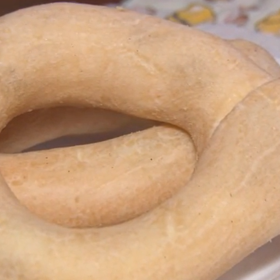 Bom apetite: aprenda a fazer biscoito frito doce