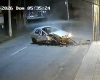 Vídeo registra acidente durante a madrugada na Rua Bom Sucesso, em Divinópolis