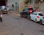 Câmeras registram acidente e fuga de motorista após colisão em Divinópolis