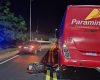 Motociclista fica ferido após bater de frente com ônibus na BR-352, em Pará de Minas