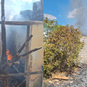 Formiga: Incêndio em lote atinge casa