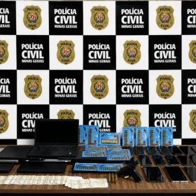 Operação contra agiotagem prende mulher e apreende celulares, notebooks e tablets em Arcos