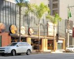 Divinópolis: Ex-funcionário vítima de homofobia fecha acordo com supermercado após condenação