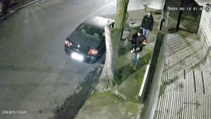 Veja o vídeo: Moto é roubada no bairro Catalão, em Divinópolis