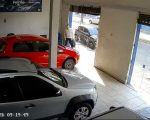 Veja vídeo: Loja de veículos é alvo de furto na Avenida JK, em Divinópolis