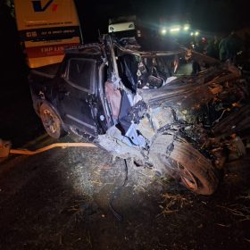 Acidente na MG-050 em Pedra do Indaiá deixa duas pessoas gravemente feridas