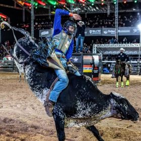 PBR Brazil transforma Divin&oacute;polis em arena de sobreviv&ecirc;ncia no Last Cowboy Standing