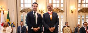 Governador de Minas recebe Medalha do M&eacute;rito da Advocacia-Geral do Estado