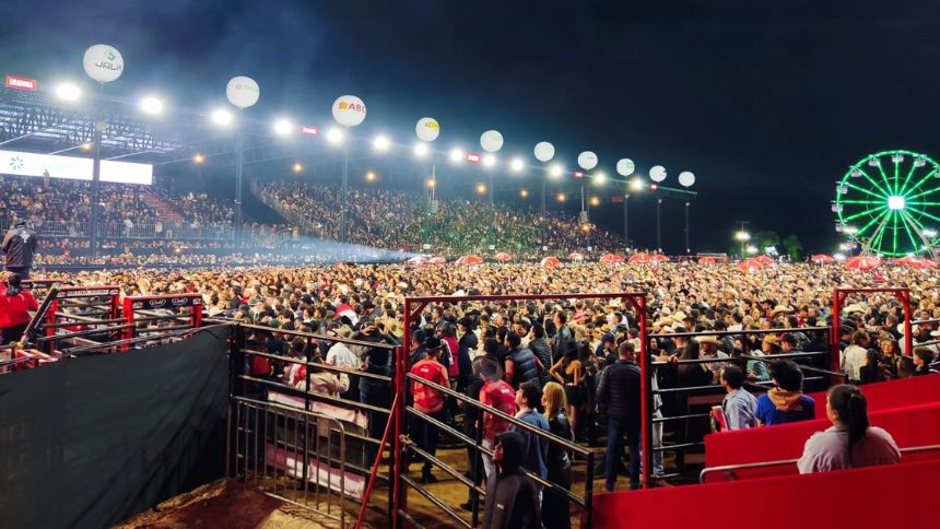 Veja ao vivo o 1º dia da Divinaexpo 2026 com a Comitiva 100% Sertaneja
