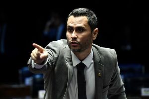 Republicanos avalia lan&ccedil;ar Cleitinho &agrave; Presid&ecirc;ncia