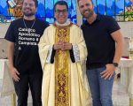 Zé Neto & Cristiano participam de missa do Padre Chrystian Shankar em Divinópolis
