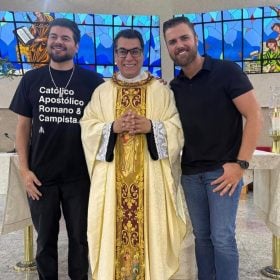 Zé Neto & Cristiano participam de missa do Padre Chrystian Shankar em Divinópolis