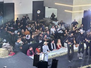 Veja fotos da final do concurso Rainha e Princesas da Divina Expo 2026