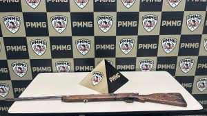 Pol&iacute;cia Militar prende homem por posse ilegal de arma em Lagoa da Prata