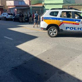 Câmera registra momento em que jovem é baleado em Divinópolis; veja vídeo