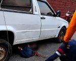 Fiorino perde os freios e atropela três pessoas em avenida de Ibirité