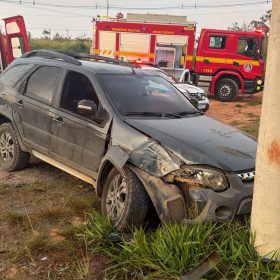 Motorista embriagado bate em poste na BR-494 em Divinópolis e é levado para a UPA