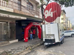 Est&uacute;dio M&oacute;vel 94 LIVE estaciona na inaugura&ccedil;&atilde;o da M&aacute;xima Performance