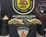 Homem é preso e dois adolescentes são apreendidos com drogas e arma em BH