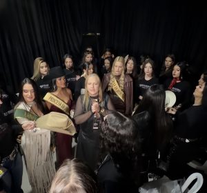 V&Iacute;DEO: F&eacute; e uni&atilde;o marcam final do Concurso Rainha e Princesas da Divina Expo 2026
