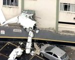 Avião bate em prédio e deixa dois mortos em BH