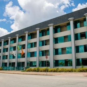 Divinópolis cria regra para reembolso obrigatório de cartões usados em eventos