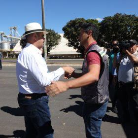 Governador vistoria conclus&atilde;o das obras na MGC-354, entre Presidente Oleg&aacute;rio e Patos de Minas