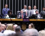 Câmara aprova fim da escala 6×1 com jornada máxima de 40 horas semanais