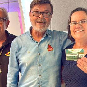Ganhadora do Roletrando, Jandira do Catalão retirou o seu prêmio no programa Jorge Neto