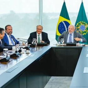 Governo prevê aumento de etanol na gasolina para até 32%