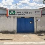 Moradores questionam falta de acesso &agrave; nova quadra da Escola Sidney Jos&eacute; de Oliveira; Prefeitura presta esclarecimentos