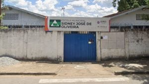 Moradores questionam falta de acesso à nova quadra da Escola Sidney José de Oliveira; Prefeitura presta esclarecimentos