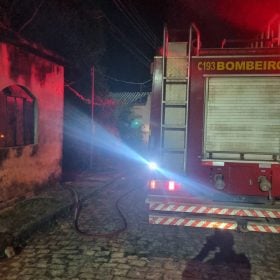 Incêndio em residência pode ter sido causado por ex-companheiro da moradora