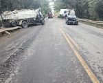 Colisão entre carreta, caminhão e carro deixa três feridos na BR-354, em Arcos
