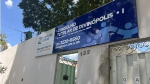 Adolescente passa a noite em Conselho Tutelar de Divinópolis por falta de vaga em abrigo; Prefeitura emite nota