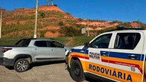 Caminhonete furtada em Divin&oacute;polis &eacute; recuperada em Governador Valadares
