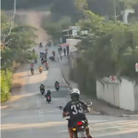 Porteiro pede desculpas após confusão com entregador gerar protesto na cidade