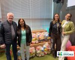 Instituto Divicred doa 20 cestas básicas para Comunidade Servos da Cruz através do Projeto Gol Solidário