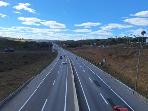 Governo de Minas lan&ccedil;a guias para estimular setor de transportes &agrave;&nbsp;descarboniza&ccedil;&atilde;o da log&iacute;stica e mobilidade estadual