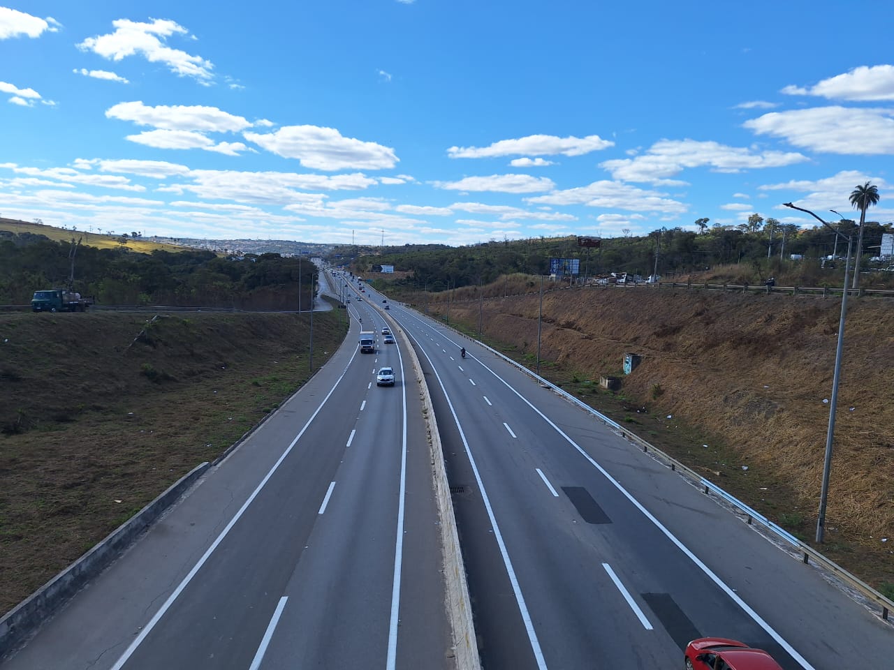Governo de Minas lan&ccedil;a guias para estimular setor de transportes &agrave;&nbsp;descarboniza&ccedil;&atilde;o da log&iacute;stica e mobilidade estadual