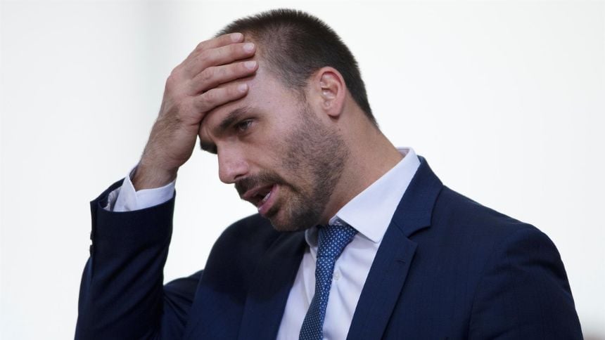 Eduardo Bolsonaro &eacute; condenado por articular interfer&ecirc;ncia dos EUA no julgamento do pai