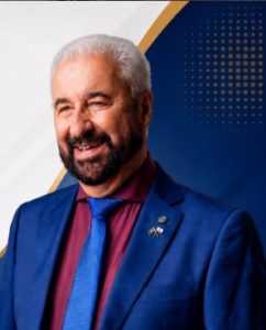 Minas FM abre espa&ccedil;o para debate pol&iacute;tico e recebe pr&eacute;-candidato Fabiano Cazeca no Palanque Eletr&ocirc;nico