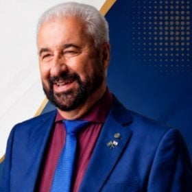 Minas FM abre espaço para debate político e recebe pré-candidato Fabiano Cazeca no Palanque Eletrônico