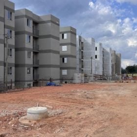Mais de 300 famílias avançam no processo de conquista da casa própria em Divinópolis