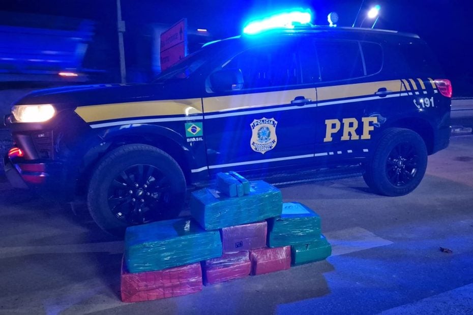 Mulheres são presas com mais de 130 kg de maconha na BR-262, em Bom Despacho