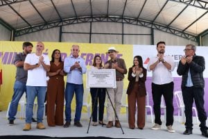 Governo de Minas entrega nova quadra poliesportiva a centro de educação infantil em São João Evangelista
