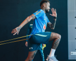 Neymar deixa o “home-office”, treina sem restrições e anima Seleção Brasileira