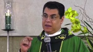 Padre Chrystian Shankar viraliza após aconselhar noiva a desistir de casamento 'Abra o olho'